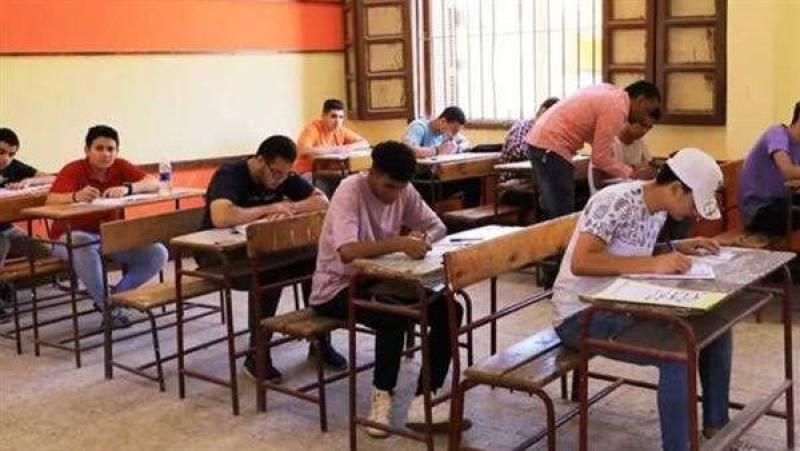 إنقاذ طالب بعد دخول سماعة غش في أذنه أثناء امتحان الثانوية العامة بطهطا