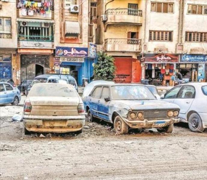 رفع 30 سيارة ودراجة نارية متهالكة من شوارع القاهرة والجيزة ضمن حملات مرورية موسعة