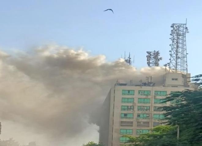 عطل تقني واسع في مصر بعد حريق ضخم يضرب سنترال رمسيس ويشل خدمات الإنترنت والاتصالات