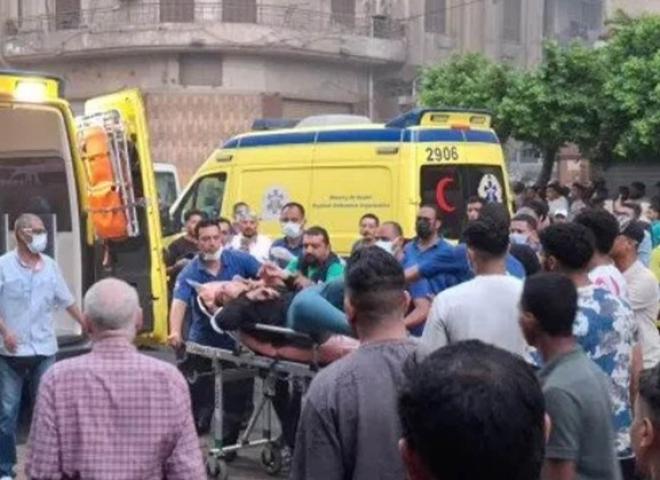 وزارة الصحة تعلن إصابة 14 مواطنًا في حريق سنترال رمسيس ونقلهم إلى المستشفى القبطي