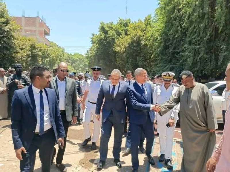 ضربة أمنية في الأقصر تضبط تاجر مخدرات.. ومراسم صلح تاريخي تُنهي خصومة ثأرية في إسنا