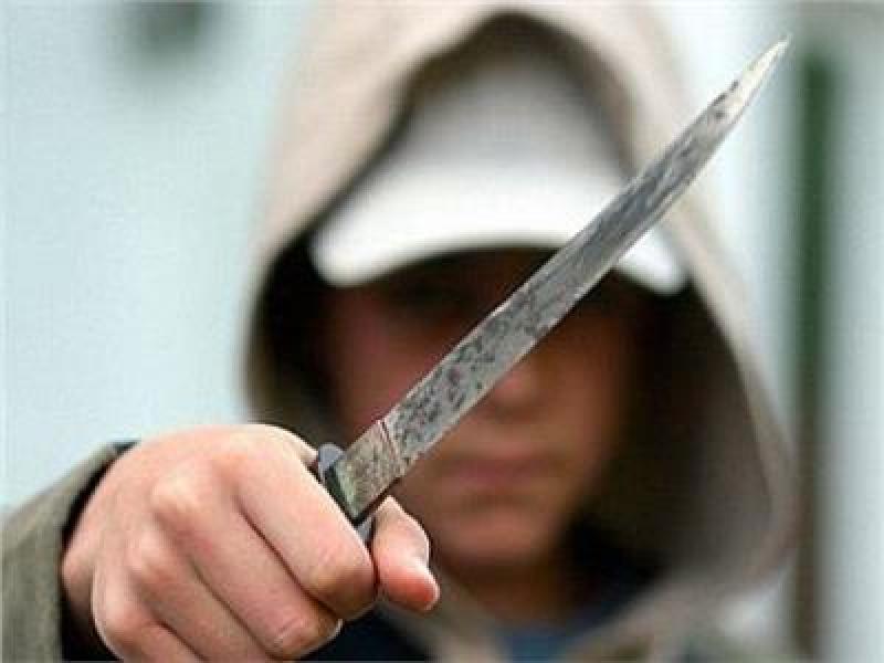 «الهزار القاتل».. إصابة طالب على يد صديقة بسلاح أبيض  بمركز المنشاه