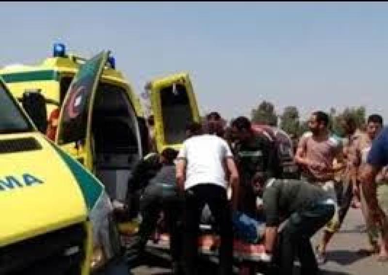 حادث  على كوبري جمجرة بطريق بنها - المنصورة.. مصرع وإصابة 9 أشخاص بعد انقلاب سيارة نصف نقل