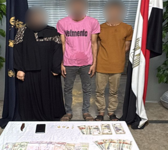 ضبط تشكيل عصابي اعتدى على وافد وسرق محتوياته داخل شقته في التجمع الأول بالقاهرة