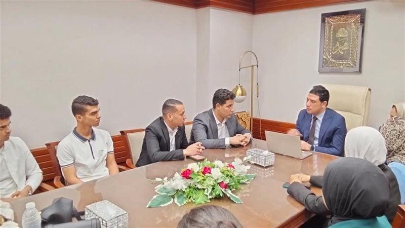 نائب محافظ سوهاج يطلق مبادرة لتأهيل الشباب فى مجالات الذكاء الاصطناعى والأمن السيبرانى