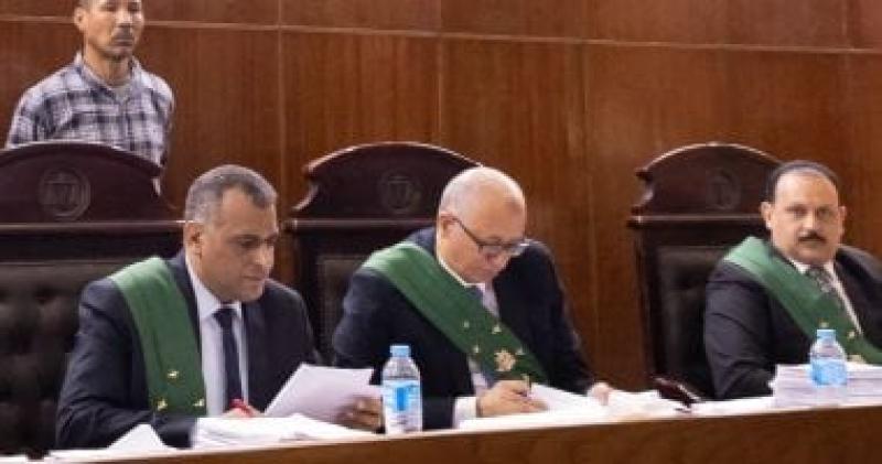 المؤبد لعامل وغرامة 100 ألف جنيه بتهمة الإتجار فى الشابو بسوهاج