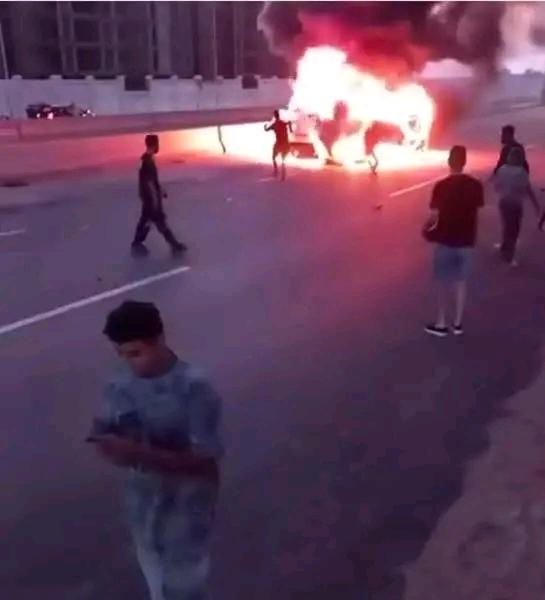 حادث  أمام بوابة مارينا تفحم شابين وفتاتين وإصابة شاب في حالة حرجة