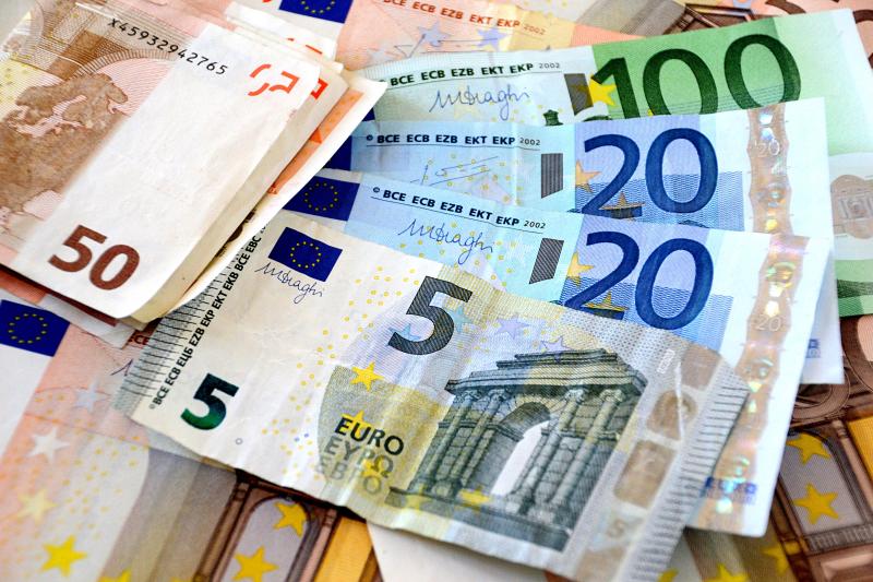 تباين العملة الأوروبية.. سعر اليورو اليوم الثلاثاء 19 أغسطس 2025 في البنوك