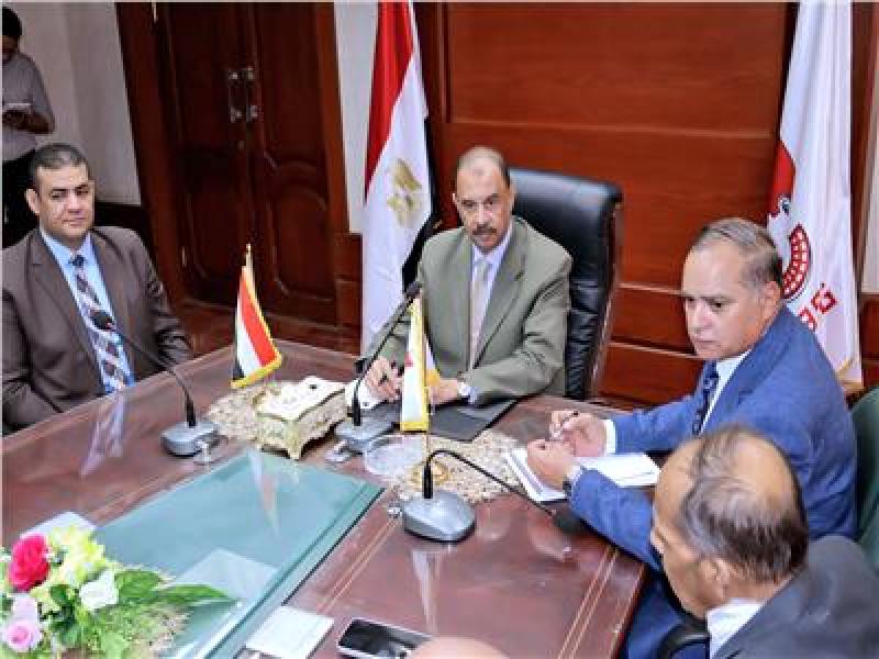 محافظ سوهاج” إجراءات رادعة ضد المتقاعسين عن سداد مستحقات منظومة التصالح