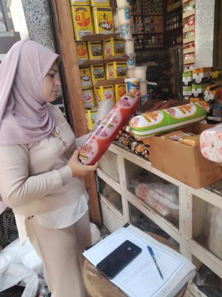 حملات تموينية مكثفة بكفر الشيخ تضبط سلعًا غذائية مجهولة المصدر ومخالفات بالمخابز والأسواق