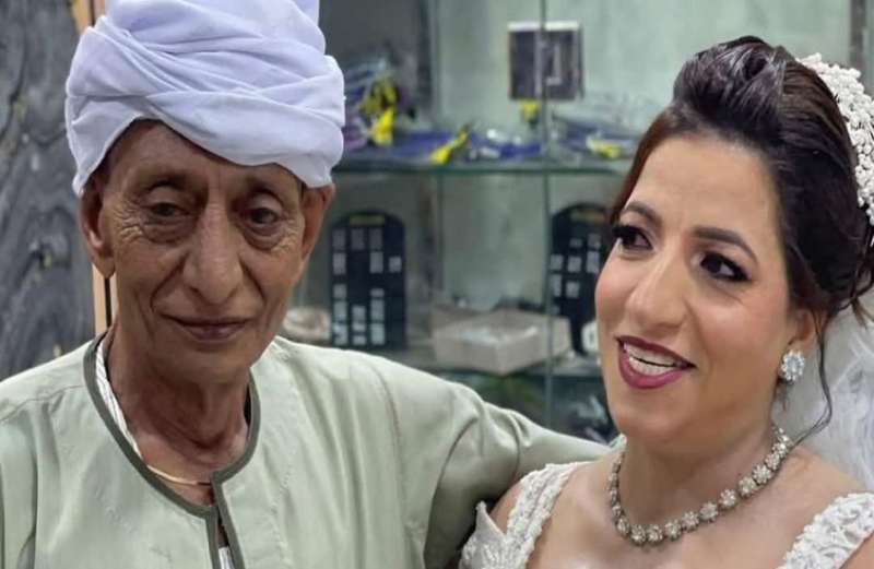 وفاة ”عريس المنيا” بعد شهر من زفاف أثار الجدل