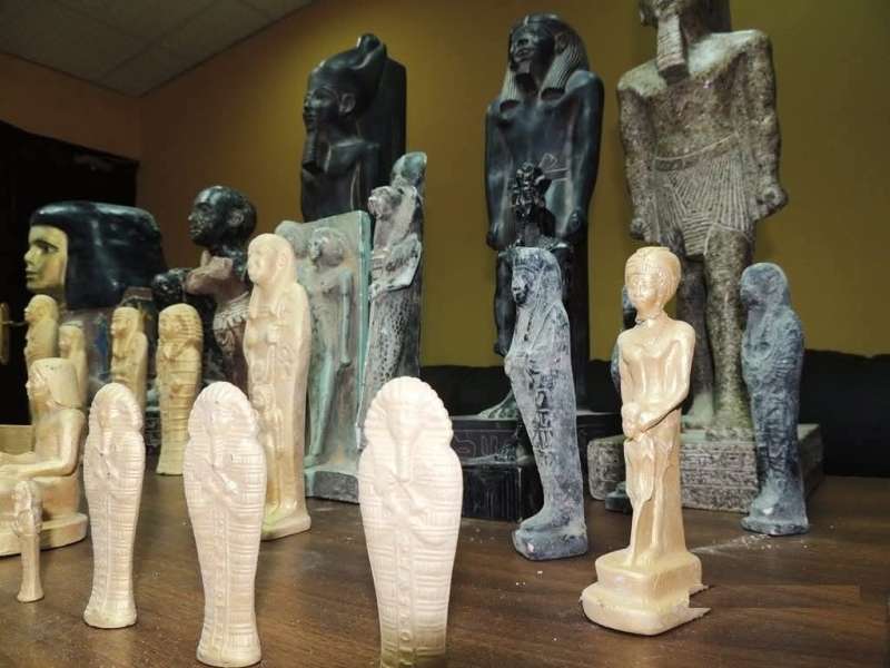 الأمن يضبط 58 تمثالًا أثريًا داخل منزل مستأجر في الأقصر