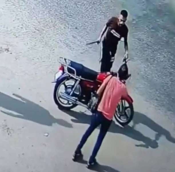 حبس 6 سنوات لحرامي سرق هاتفًا تحت تهديد السيف في الشارع بالقاهرة