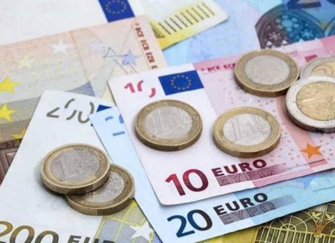 تباين العملة الأوروبية.. سعر اليورو اليوم الإثنين 15 سبتمبر 2025 في البنوك