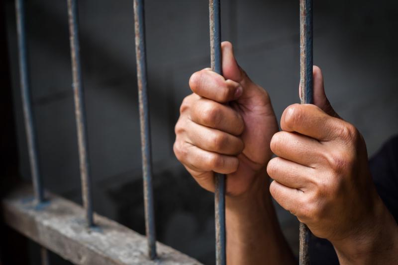 المحكمة تقضي بالسجن المشدد على سائق متهم بحيازة المخدرات