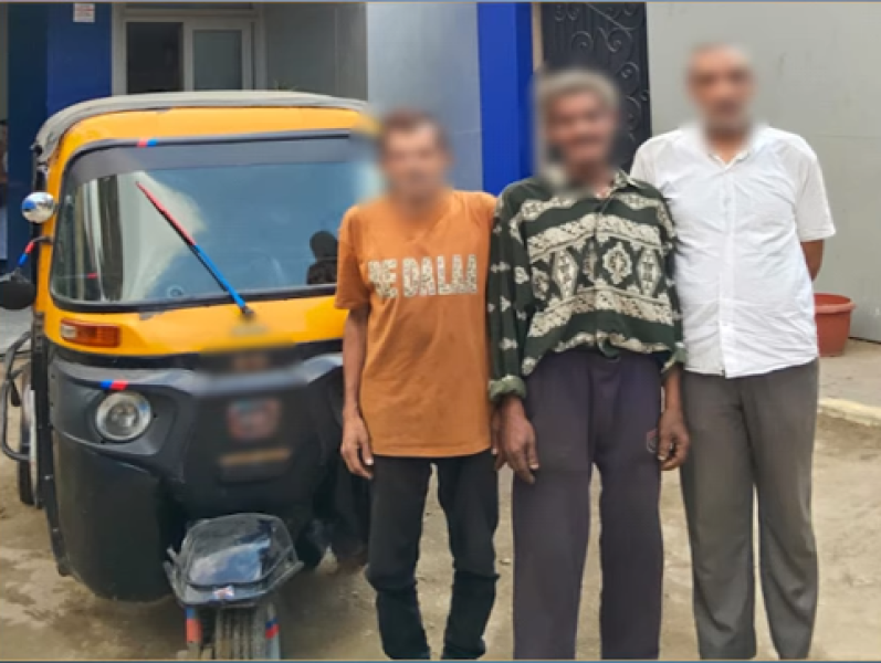 الداخلية: حقيقة فيديو سرقة ”توك توك” بالقليوبية: مشهد تمثيلي لتحقيق الربح والنيابة تحقق - فيديو