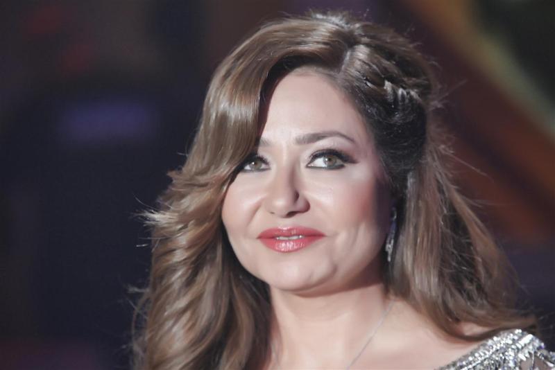 استدعاء الفنانة ليلى علوي للتحقيق بتهمة الاعتداء والتنمر على صحفي من ذوي الهمم