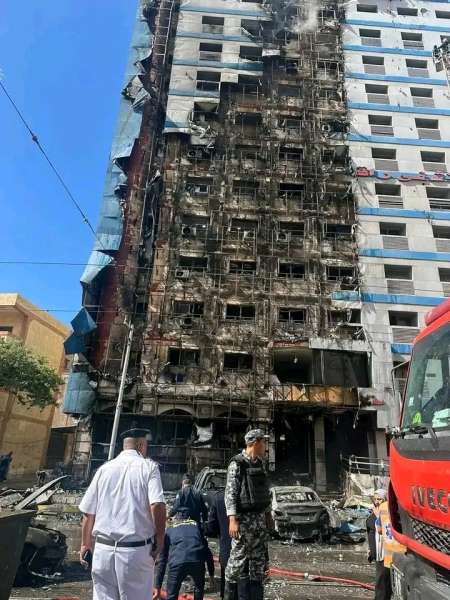 إخلاء مستشفى راقودة من المرضى بعد حريق مروع في كرموز.. ومدير أمن الإسكندرية يصل موقع الحادث