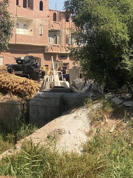 مقتل 4 من أفراد عصابة “عصفور” في اشتباكات دامية بسوهاج واستمرار مطاردة زعيم العصابة