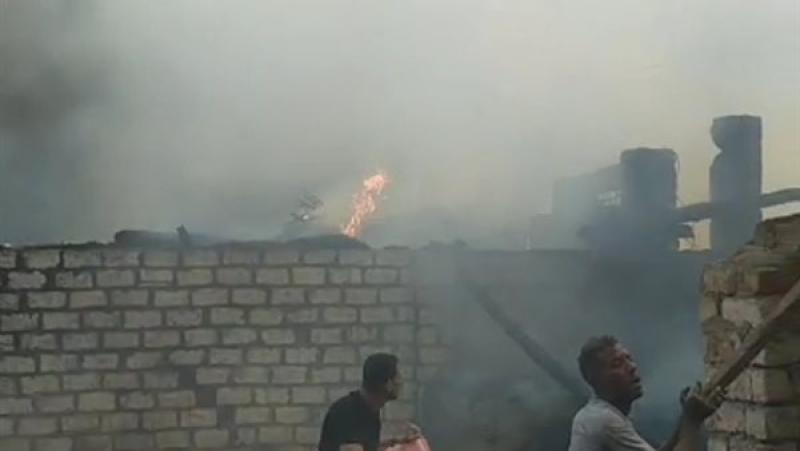 السيطره على حريق شب في حوشين بـ”جرجا”