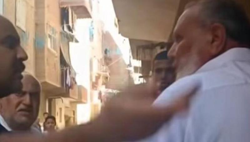 صفعة السويس».. فيديو يهز الشارع المصري ويكشف الوجه القاسي لخلاف بسيط على... صفعة السويس».. فيديو يهز الشارع المصري ويكشف الوجه القاسي لخلاف بسيط على الإيجار