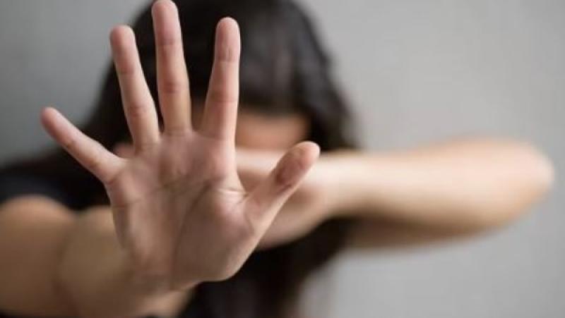 «ضربها وهددها بالموت إن تكلمت».. تفاصيل واقعة تحرش طالبة ابتدائي داخل مدرسة بالدقهلية