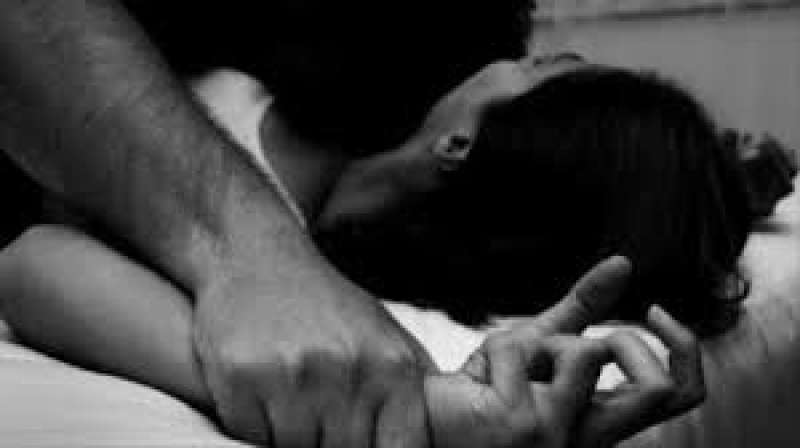 تفاصيل مأساوية .. أب يغتصب ابنته ويخطف زوجته ويجبرها على توقيع إيصالات... تفاصيل مأساوية .. أب يغتصب ابنته ويخطف زوجته ويجبرها على توقيع إيصالات أمانة تحت تهديد السلاح