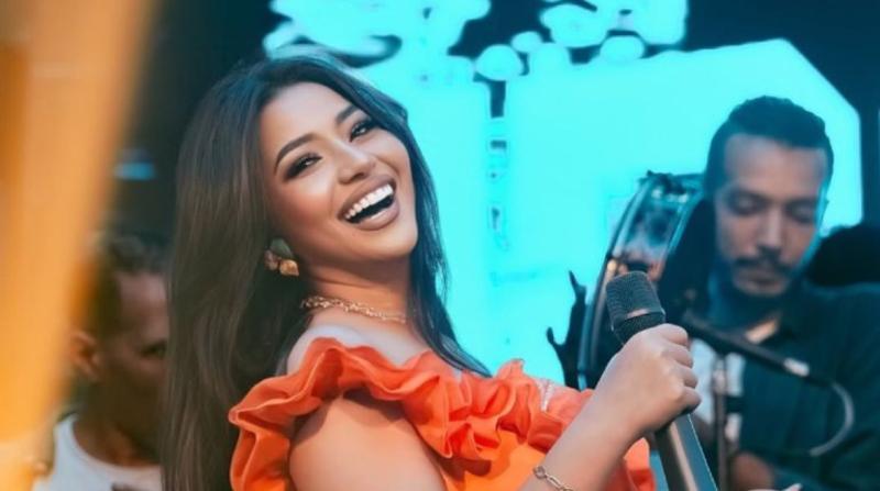 أزمة المطربة رحمة محسن تتصاعد.. تسريب فيديو مخل واتهامات متبادلة بالخيانة والتشهير أزمة المطربة رحمة محسن تتصاعد.. تسريب فيديو مخل واتهامات متبادلة بالخيانة والتشهير