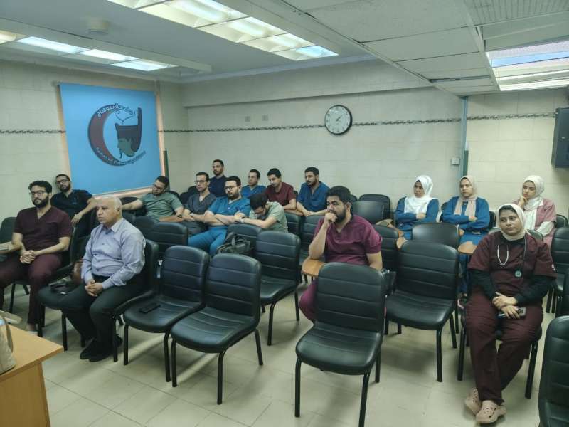 مستشفى سوهاج الجامعي ينظم دورة تدريبية لأعضاء الفريق الطبي حول سياسات الجودة في العمليات الجراحية