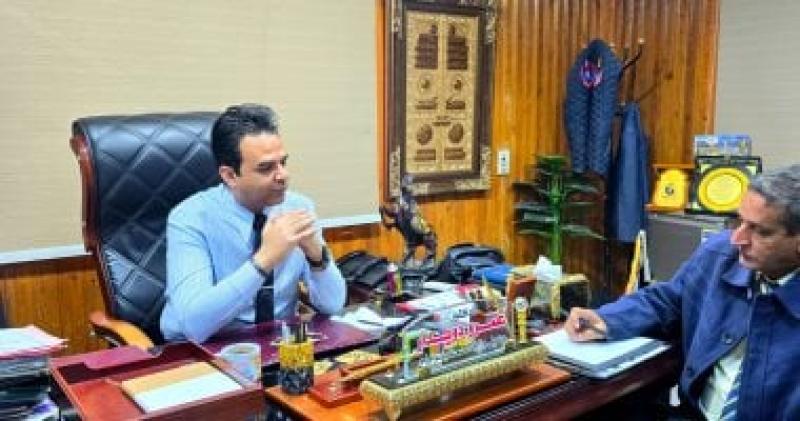 دويدار يناقش خطة التشغيل التجريبى لمستشفى ساقلتة المركزي بعد تطويره