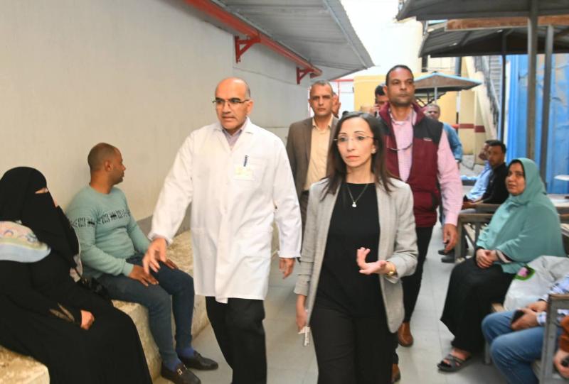 الدكتورة/ جاكلين عازر - محافظ البحيرة تتفقد معهد أورام دمنهور