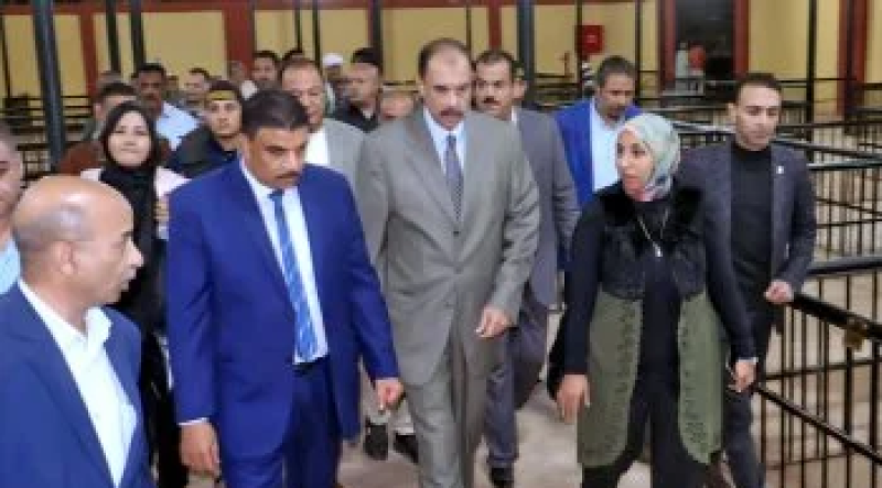 محافظ سوهاج يفتتح سوق الحضرى الجديد لتسكين الباعة الجائلين بالمنشأة