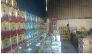 ضبط كميات كبيرة من المواد الغذائية الغير صالحة للإستهلاك الآدمي ومنتهية الصلاحية بإحدى قرى مركز دمنهور قبل وصولها للأسواق