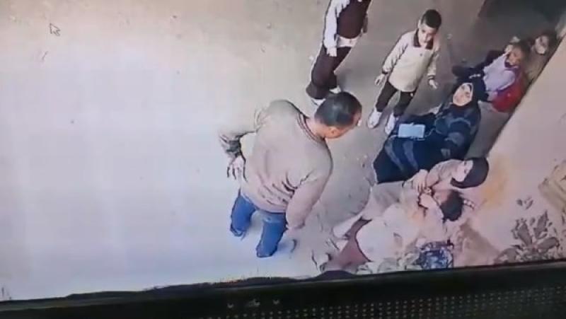 ضجة في الغربية..اعتداء زوج على زوجته وطفله داخل مدرسة بالمحلة