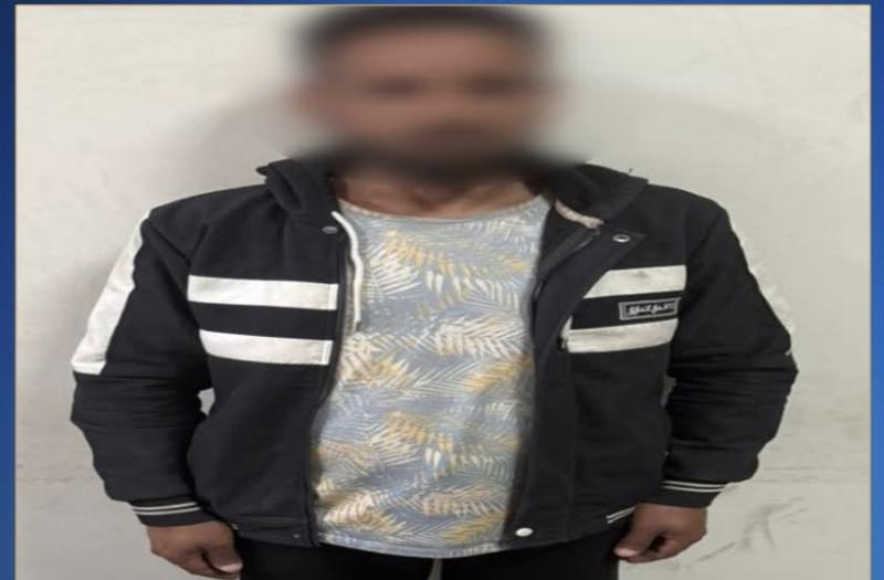 ضبط أحد الأشخاص لقيامة بإبتزاز وتهديد إحدى السيدات بالإسكندرية