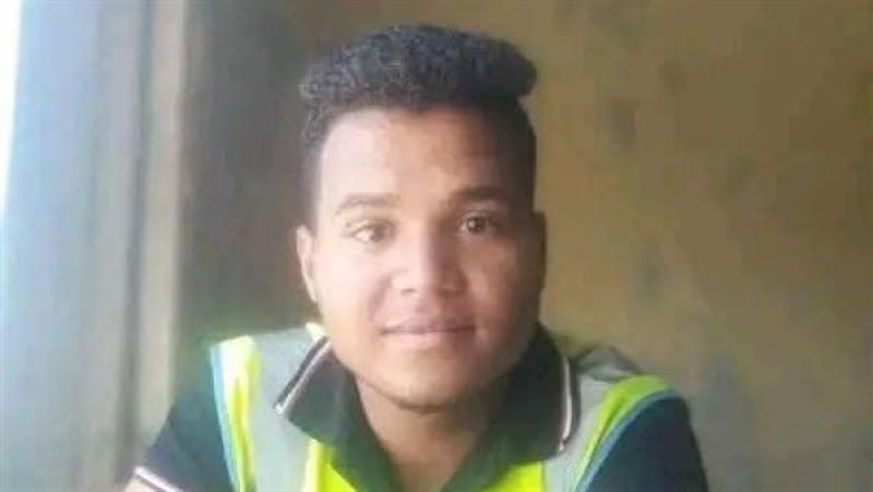 مصرع طالب وإصابة آخر في حادث تصادم موتوسيكل مع جرار محمل بالقصب في قنا