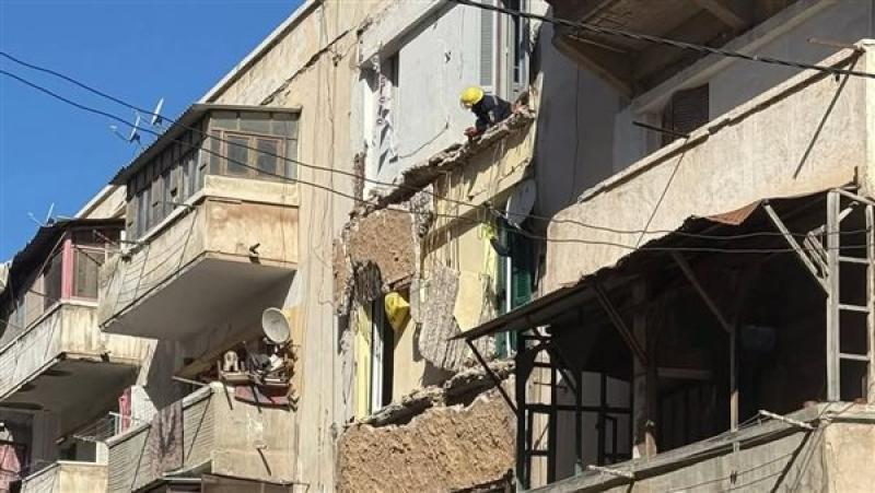 إصابة أم ونجلها في انهيار شرفة منزل بمنطقة ونجت بالإسكندرية