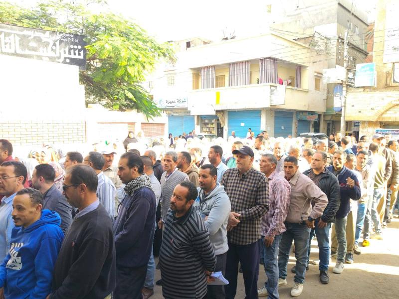 بالصور.. إقبال ملحوظ من الناخبين على لجان الإقتراع بالبحيرة فى أول أيام إنتخابات مجلس النواب