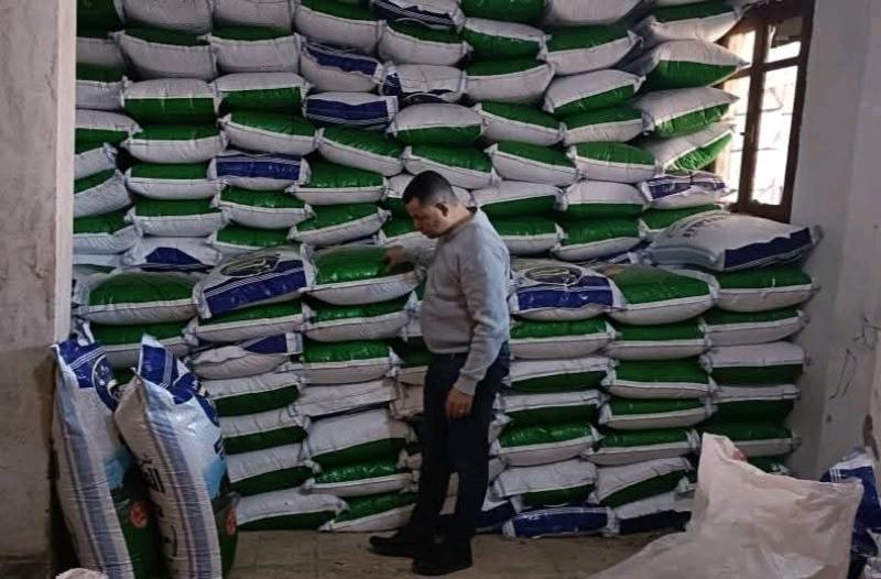 تموين سوهاج ضبط كميات سولار وبنزين 92 واعلاف مجهولة المصدر قبل بيعها بالسوق السوداء