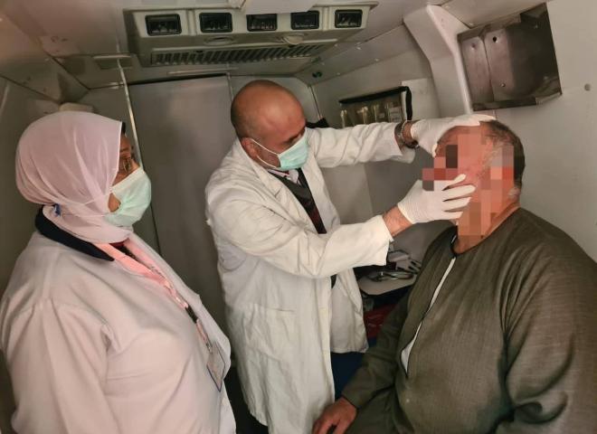 الكشف على ٦٩٦ مواطن خلال قافلة طبية مجانية بقرية جزيرة نكلا - مركز شبراخيت بوجود ٧ عيادات طبية متنقلة