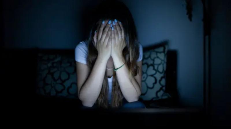 نشر فيديوهات من غرفة نومي..استغاثة سيدة بعد نشر طليقها فيديوهات خاصة بها وابتزازها ماليًا