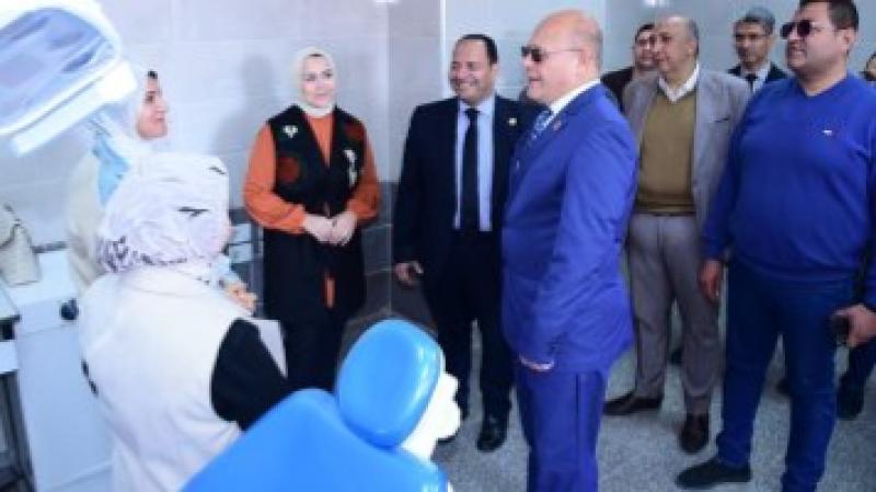 رئيس جامعة سوهاج يتفقد مستشفى طب وجراحة الفم والأسنان استعدادًا لبدء التشغيل التجريبي
