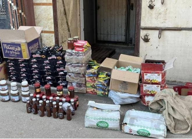 ضبط ٣٠٠٠ عبوة مواد غذائية منتهية الصلاحية خلال حملة تموينية بمركز دمنهور