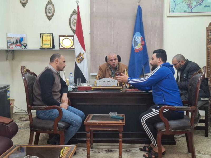 عقد اللقاء الجماهيري لبحث مشاكل المواطنين بديوان الوحدة المحلية