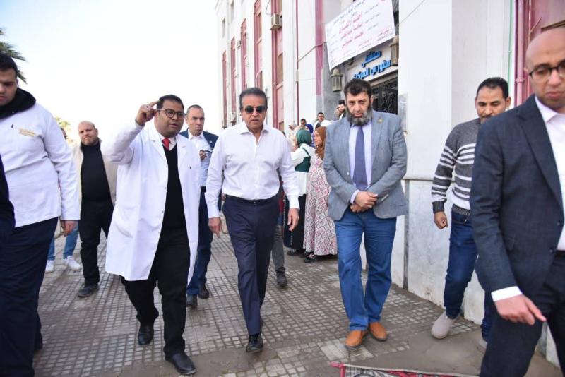 ● نائب رئيس مجلس الوزراء ووزير الصحة يتفقد مستشفى سنورس المركزي بالفيوم ويوجه بتشكيل لجنة مركزية لرفع كفاءة الخدمات المقدمة
