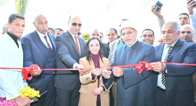 محافظ البحيرة ورئيس جامعة الأزهر يشهدان الإفتتاح الرسمي لأول كلية طب بيطري أزهري على مستوى الجمهورية بحوش عيسى