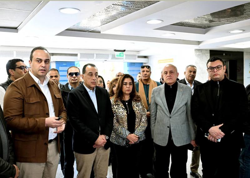 رئيس الوزراء يتفقد عددا من المنشآت التابعة لهيئة الرعاية الصحية بالأقصر تشمل مستشفى الكرنك الدولي ومجمع الأقصر الطبي الدولي