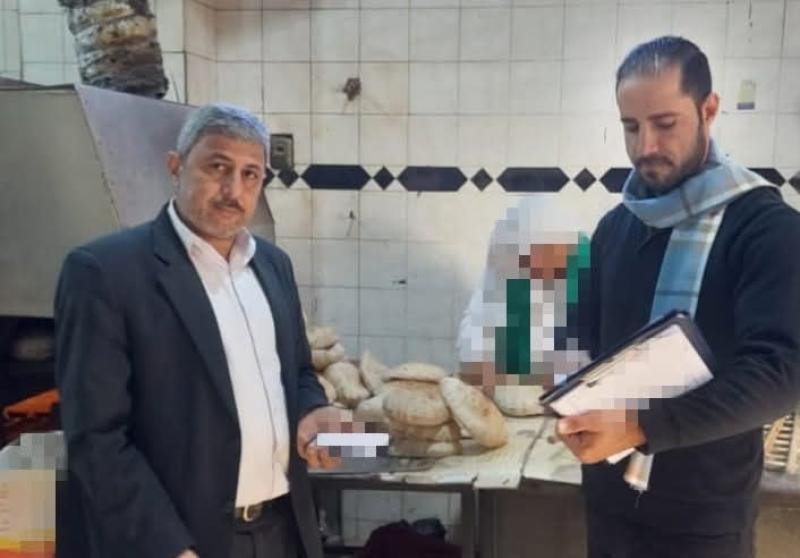 في البحيرة.. ضبط عدد 4 مخابز قاموا بالتصرف فى كمية قدرها عدد(36) شيكاره دقيق بلدى مدعم وذلك ببيعها بالسوق السوداء وتحقيق مكاسب غير مشروعه