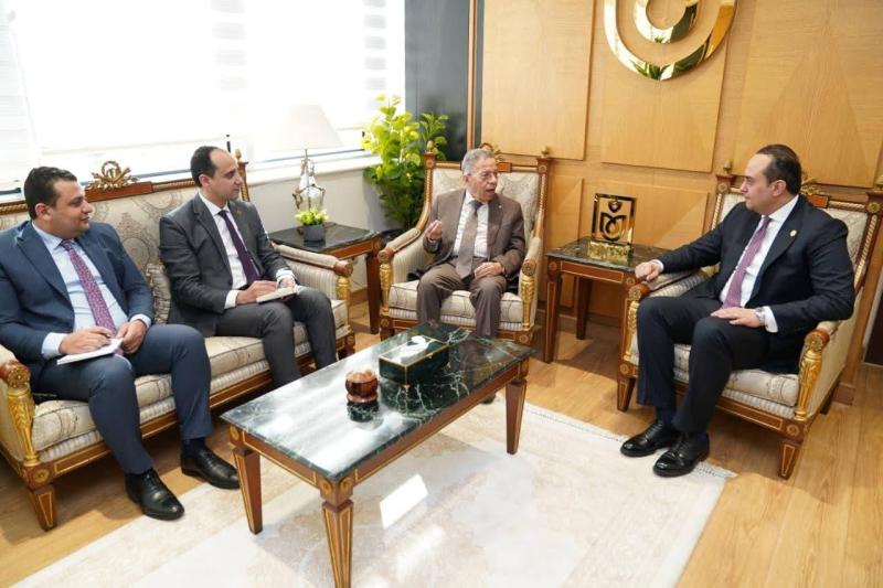 رئيس هيئة الرعاية الصحية يلتقي نقيب أطباء مصر لتعزيز التعاون في التدريب الطبي المستمر وتبادل قواعد البيانات ودعم الكوادر الطبية بمنظومة التأمين الصحي الشامل