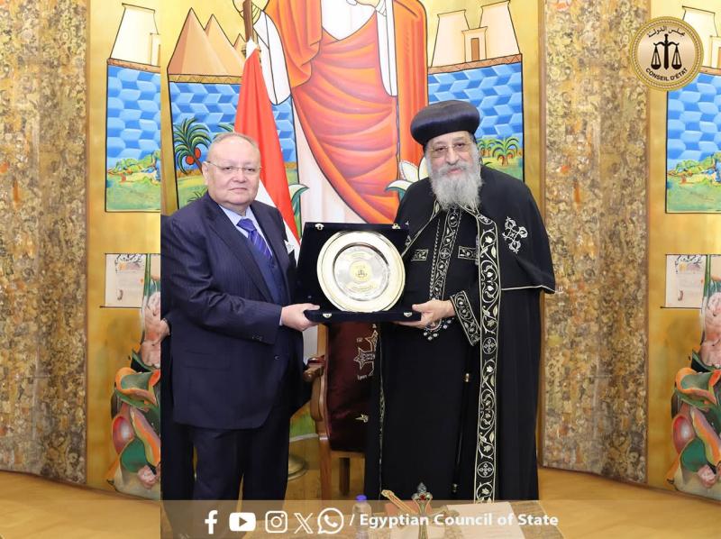 رئيس مجلس الدولة يزور قداسة البابا تواضروس الثاني  بابا الإسكندرية وبطريرك الكرازة المرقسية للتهنئة بمناسبة عيد الميلاد المجيد